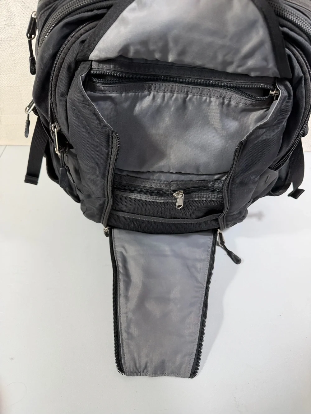 Vtg The North Face Black Men's Backpack - Surge
